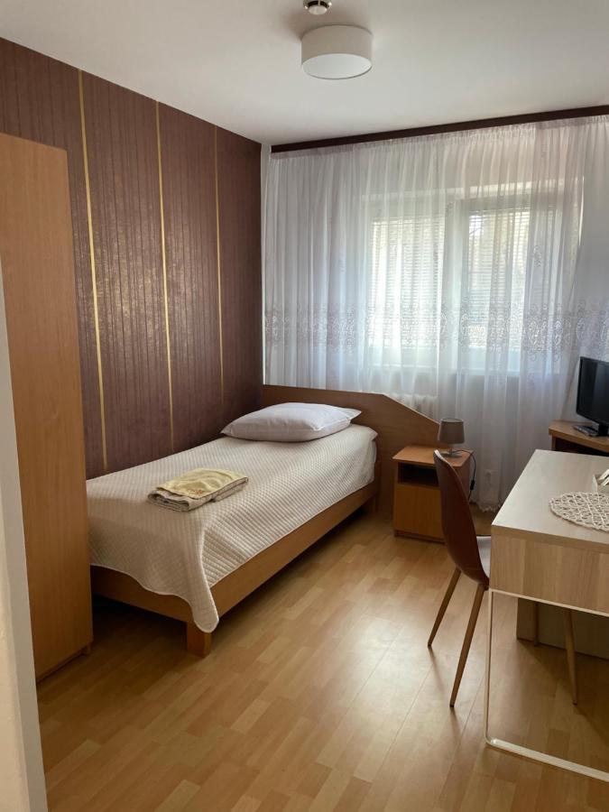 Pokoje Goscinne O-Es-Ha Warsaw Exterior photo